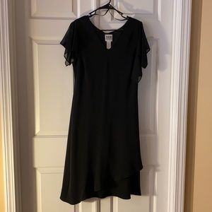 Black sleeveless dress